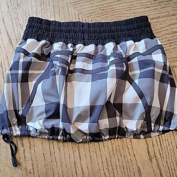 Lululemon size 8 plaid skirt skort - Picture 7 of 10